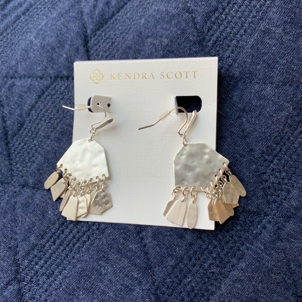 Kendra scott dangle earrings